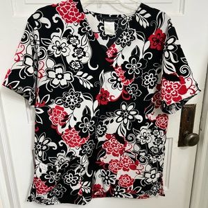 Cherokee scrub top